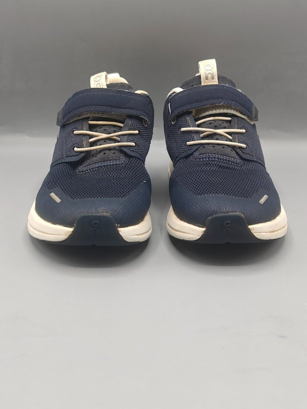 Kids on Cloud Play Midnight-White Athletic Shoes Size K2 Pre-Owned